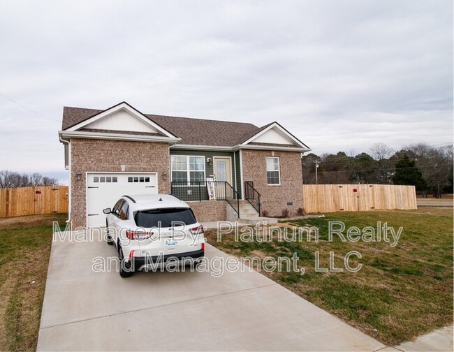 106 Ambridge St in Oak Grove, KY - Building Photo - Building Photo