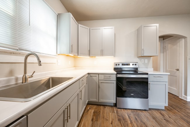 605 N Oxford St in Indianapolis, IN - Foto de edificio - Building Photo