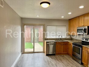 1463-E N Broadway in Escondido, CA - Building Photo - Building Photo