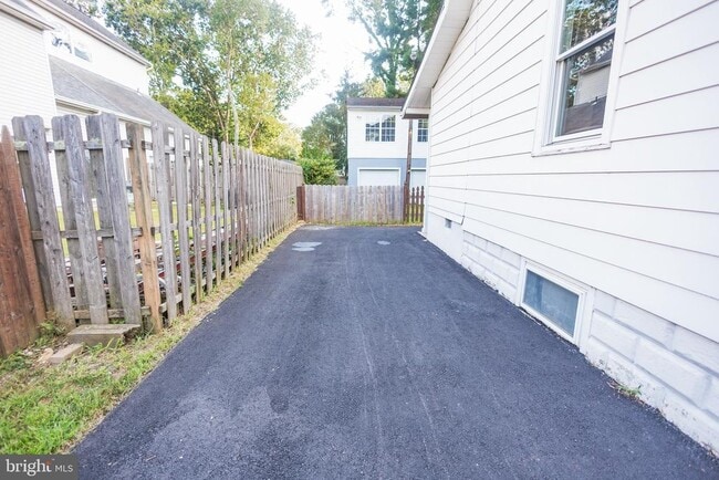 210 Deptford Rd in Glassboro, NJ - Building Photo - Building Photo