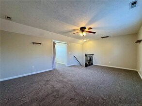 231 Scotland Dr in Spring Lake, NC - Building Photo - Building Photo