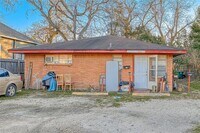 5220 Chapman St photo'