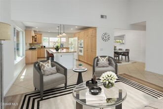 2205 Summerpark Ct in Thousand Oaks, CA - Building Photo - Building Photo