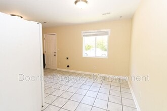 2418 Hickory Valley Rd in Chattanooga, TN - Building Photo - Building Photo