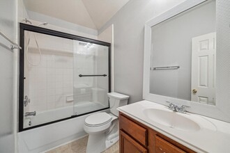 9842 Lynette Falls Dr in Houston, TX - Building Photo - Building Photo