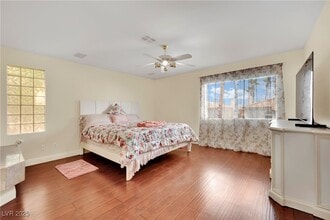 1860 Autumn Gold Ave in Las Vegas, NV - Building Photo - Building Photo