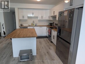 4202 Manson Ln in Lincoln, ON - Building Photo - Building Photo