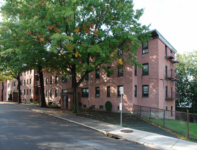 Port Chester Housing Authority in Port Chester, NY - Foto de edificio - Building Photo