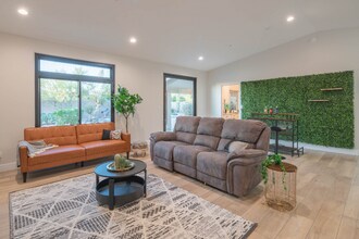 8418 E La Junta Rd in Scottsdale, AZ - Building Photo - Building Photo