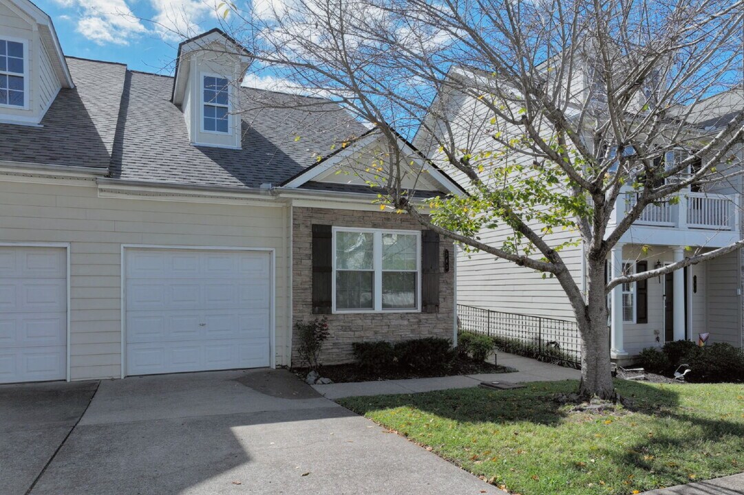 363 Harbor Village Dr in Nashville, TN - Building Photo