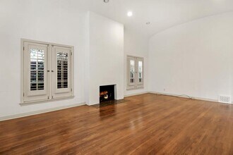 123 N La Jolla Ave in Los Angeles, CA - Building Photo - Building Photo