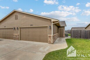5335 N Cypress Dr in Bel Aire, KS - Building Photo