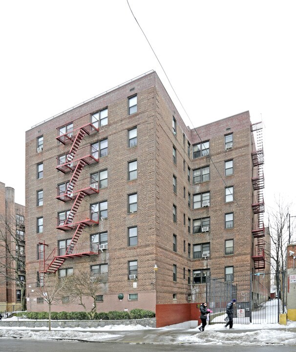 Sanford Terrace in Flushing, NY - Building Photo