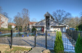 6644 Willow Pointe Dr NW in Huntsville, AL - Building Photo - Building Photo