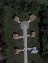 250 N Oxford Rd and Wheatland Ln in Staunton, IL - Building Photo