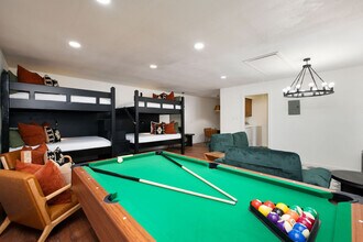 13603 Oak Cabin in San Antonio, TX - Building Photo - Building Photo