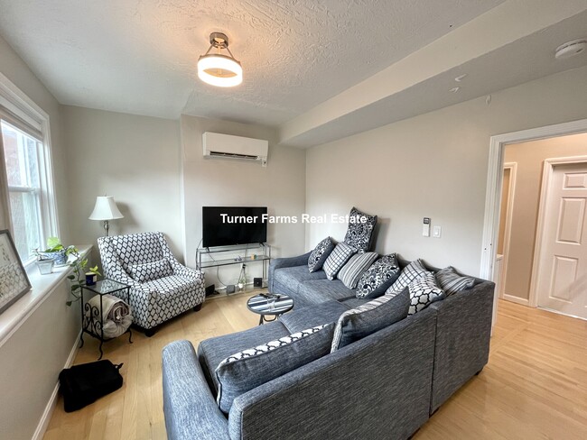 91 Hudson St, Unit 4
