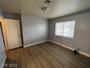 2829 Wheelwright Dr in Las Vegas, NV - Foto de edificio - Building Photo