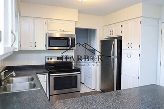 419 W Friendly Cir in Eyota, MN - Building Photo - Building Photo