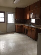 1026 Fulton St in Waterloo, IA - Building Photo - Building Photo