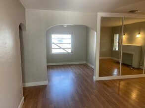 8000 NE 8th Ct in Miami, FL - Building Photo - Building Photo