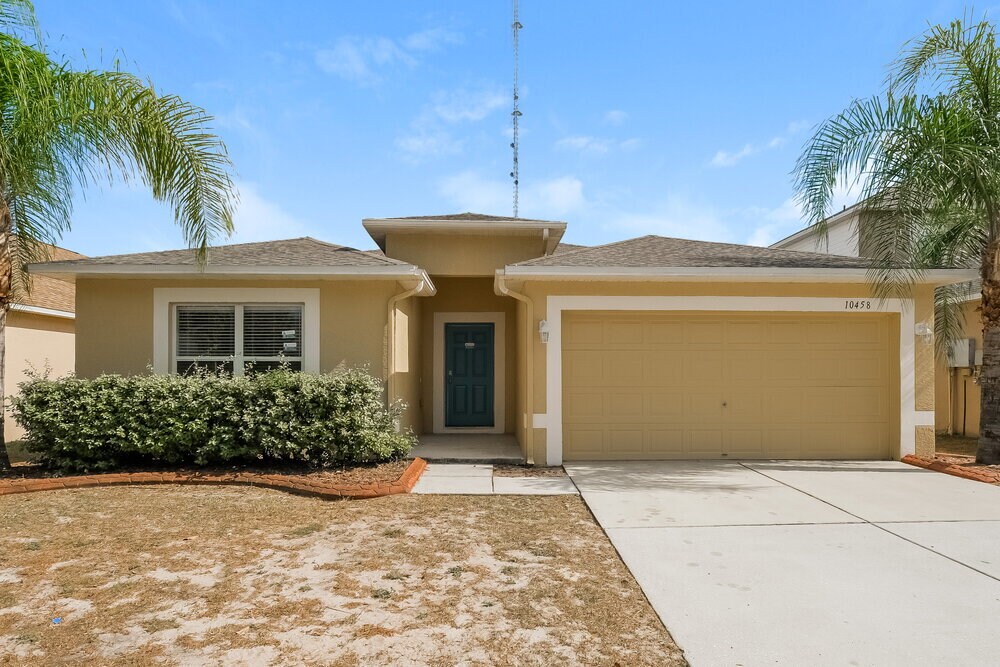 10458 Fly Fishing St in Riverview, FL - Building Photo