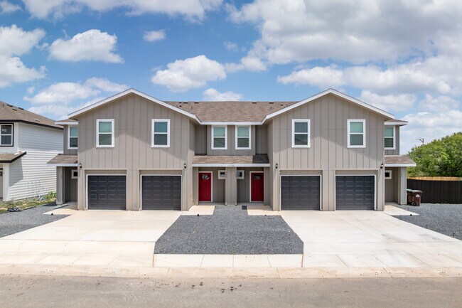 11326 Clearmine St in San Antonio, TX - Building Photo - Building Photo