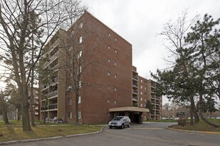 North Apartments in Mississauga, ON - Building Photo