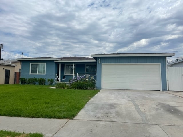 property at 455 E Rosslynn Ave