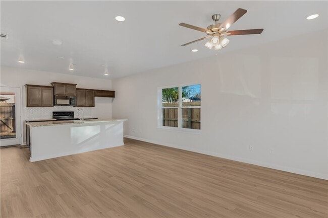 601 W 24th St in Bryan, TX - Building Photo - Building Photo