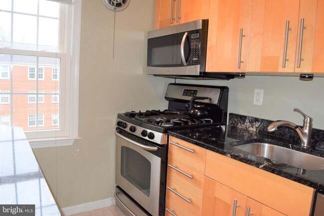 6510 Potomac Ave-Unit -C1 in Alexandria, VA - Building Photo - Building Photo