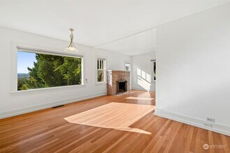 219 NW 53rd St in Seattle, WA - Building Photo - Building Photo