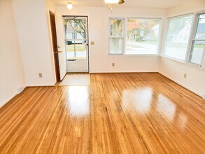 132 Independence St in Rochester, NY - Foto de edificio - Building Photo