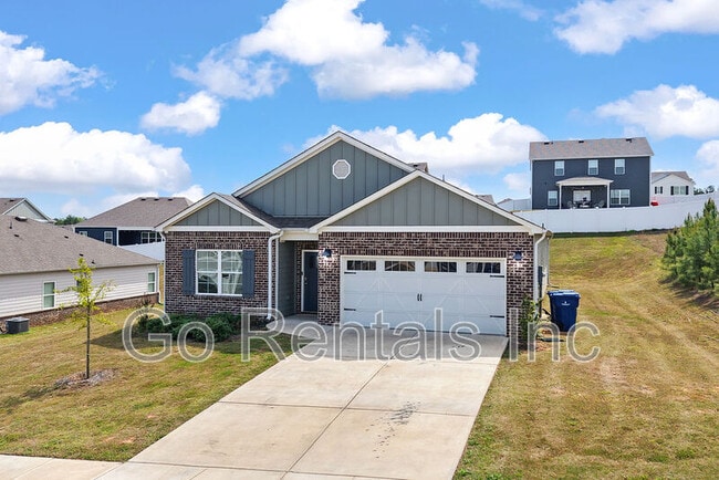 2020 Lonesome Hen Ln in Alabaster, AL - Building Photo - Building Photo