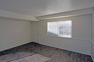 Pine Terrace Townhouses in North Salt Lake, UT - Building Photo - Interior Photo