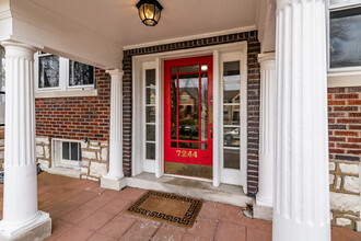 7244 Forsyth Blvd, Unit 2W in St. Louis, MO - Foto de edificio - Building Photo