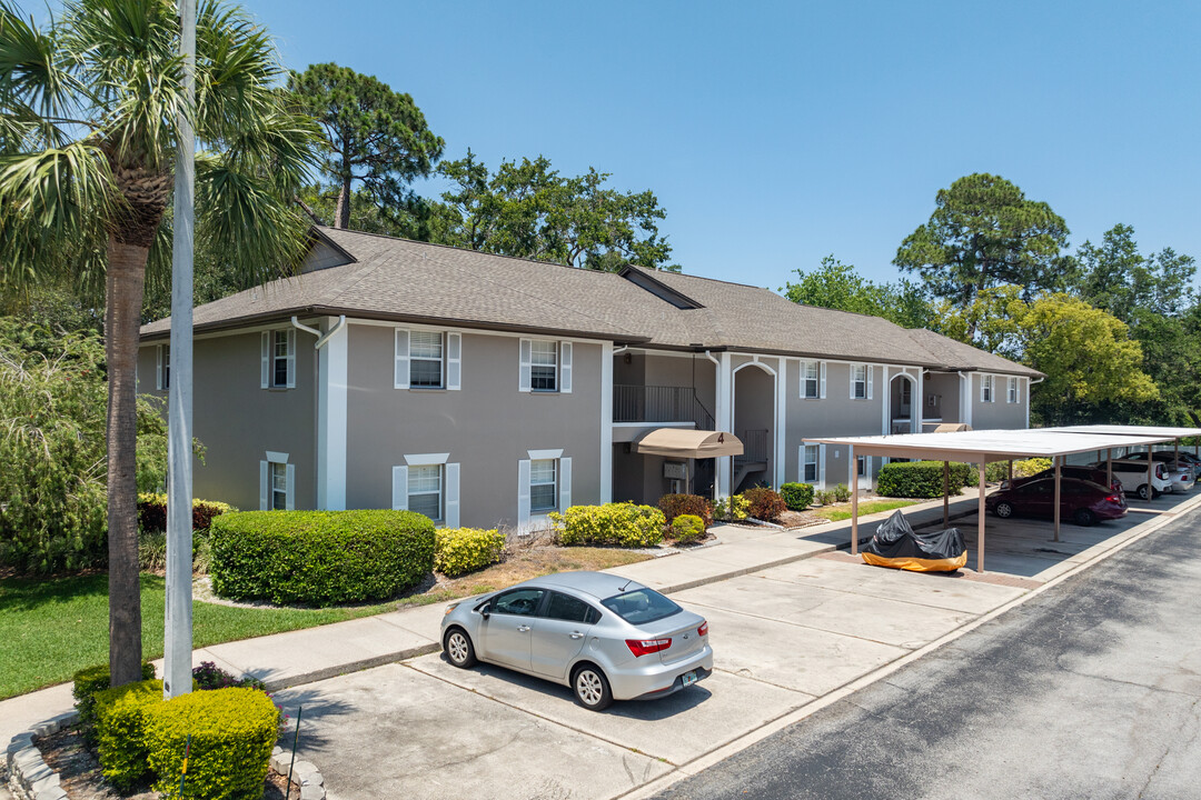 Bay Oaks Condominiums in Clearwater, FL - Building Photo