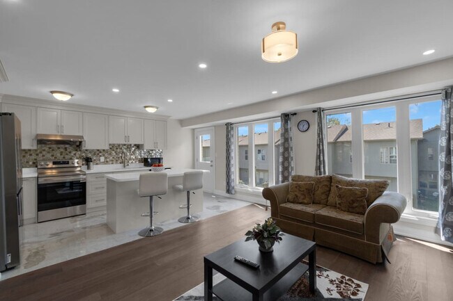 688 Midland Ave, Unit SI ID1403767P in Toronto, ON - Building Photo - Building Photo