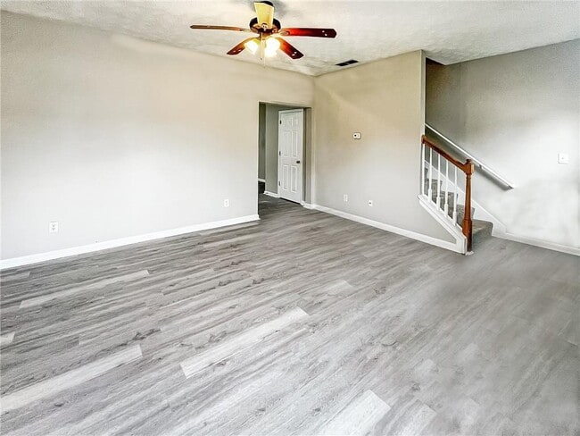 6110 Camden Forrest Cove in Riverdale, GA - Foto de edificio - Building Photo