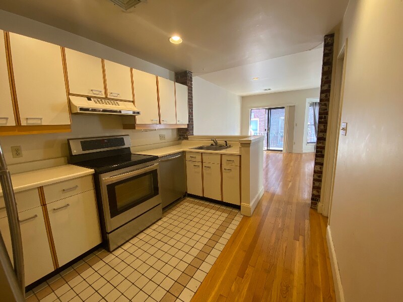 42 Worcester Square in Boston, MA - Building Photo