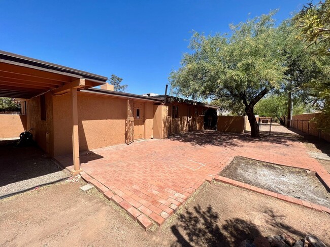 6244 E Lee St in Tucson, AZ - Building Photo - Building Photo