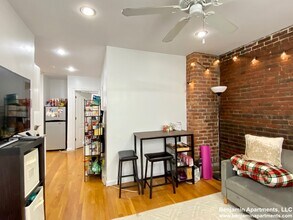 15 Cleveland Pl, Unit 2 in Boston, MA - Building Photo - Building Photo
