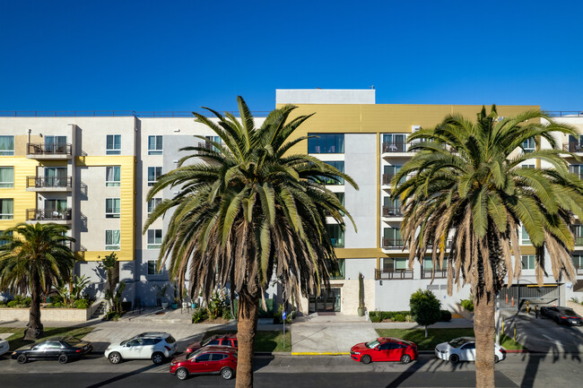 Golden Galaxy Plaza Condominiums in Los Angeles, CA - Building Photo - Building Photo