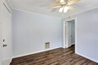 922 SE Bayou Ave in Stuart, FL - Building Photo - Building Photo