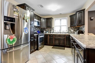 221 Hillside Ave in Springfield, NJ - Building Photo - Building Photo