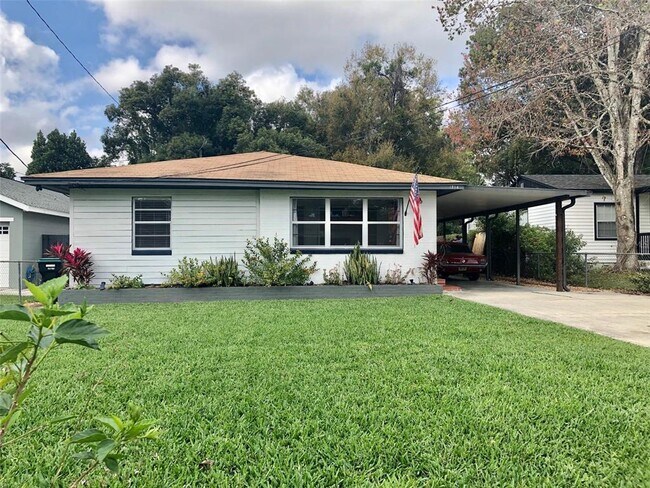 property at 1214 Warwick Pl