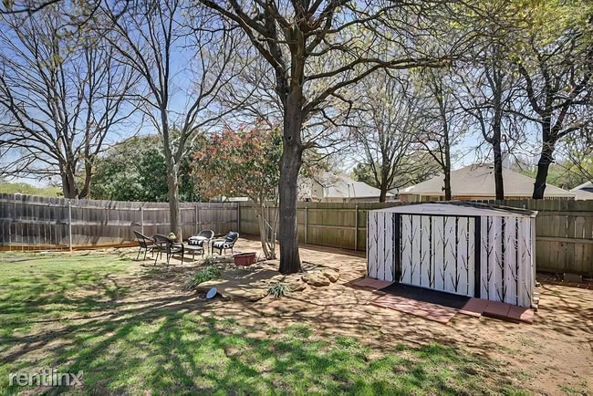 1303 Hidden Oaks Dr in Mansfield, TX - Building Photo - Building Photo