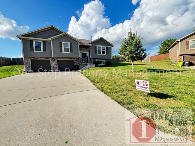 703 Hollis Ave in Belton, MO - Building Photo - Building Photo