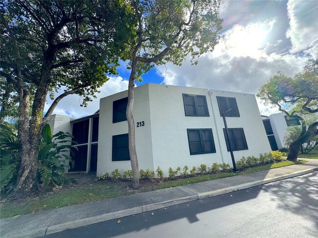 property at 213 Lake Pointe Dr