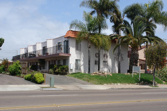 Casa Chula Apartments in Chula Vista, CA - Building Photo - Building Photo